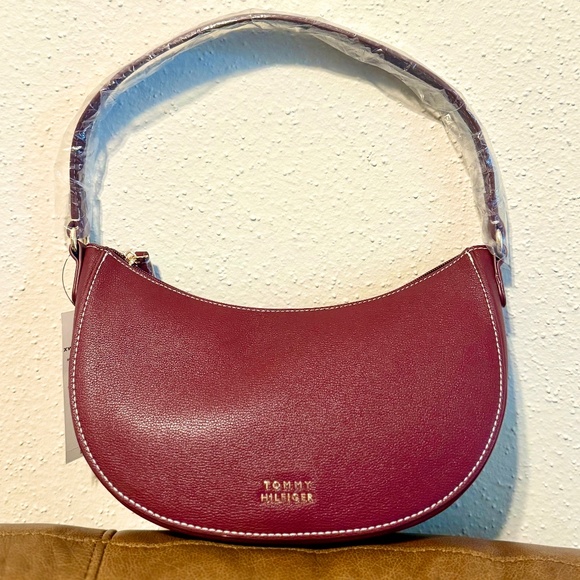 Brand New Tommy Hilfiger Crescent Hobo Bag in Rouge with Tag - Picture 1 of 4